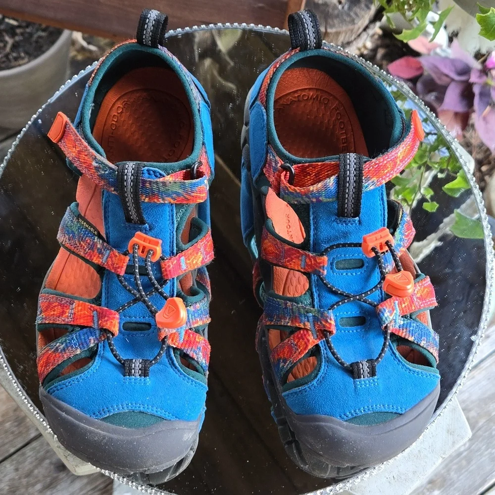 Keen Seacamp Hybrid Water Sandal Size 5